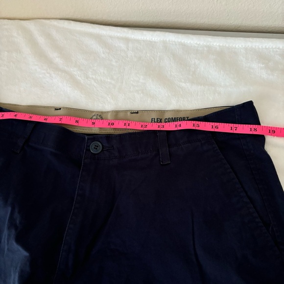 Docker's Men’s Flex Comfort Cargo Shorts size 36 Navy Blue - Picture 8 of 9